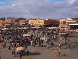 Place Jemaa El Fna in full swing