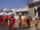 the women of India, adorned in their graceful, flowing, salwar kameez's