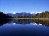 The beautifully picturesque Lake Matheson