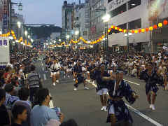 Fours hours of parade processions in mayhem